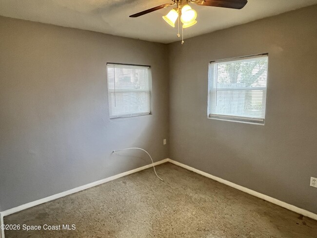 Building Photo - 1420 Avocado Ave