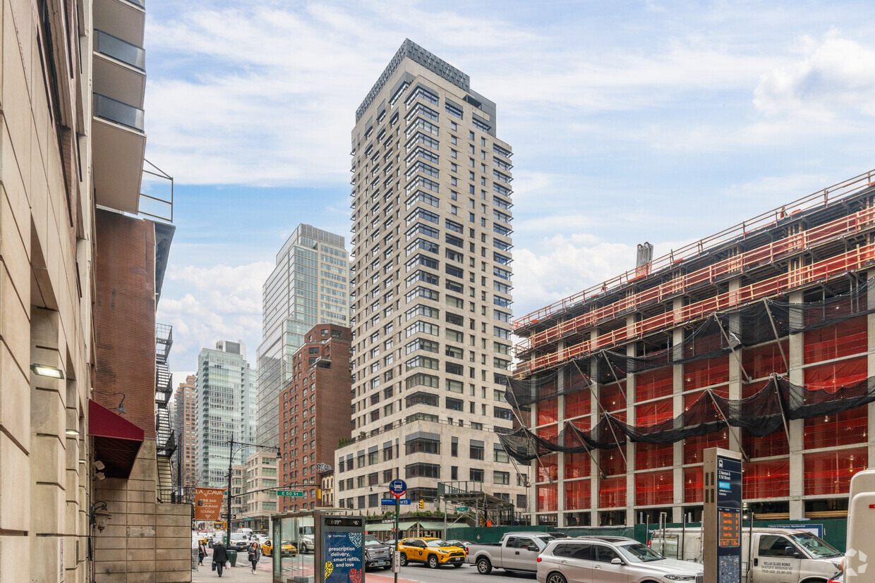 Primary Photo - 301 E 50th St