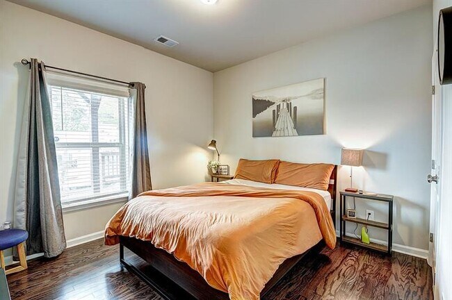 Building Photo - 6477 Brookside Dr SE