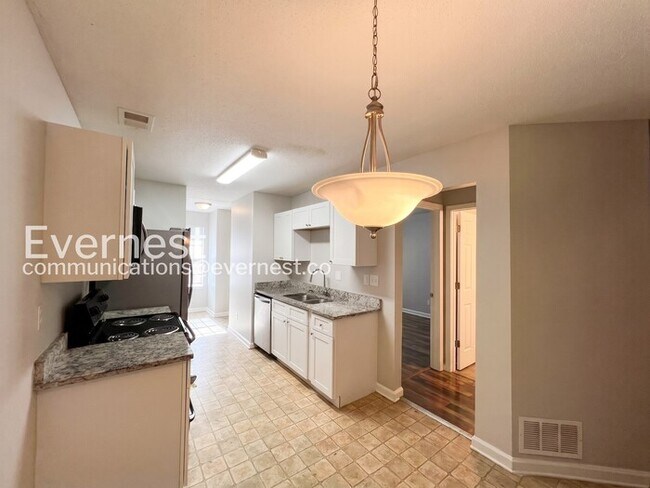 Foto del edificio - Charming 3-Bedroom Townhouse in Prime Horn Lake Location / Pet-Friendly / Available Now!