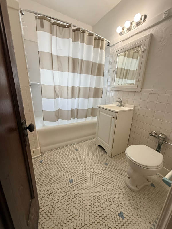 Building Photo - 3456 N Oakland Ave