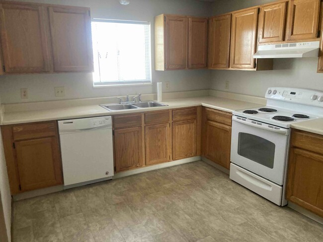 Building Photo - 134 Lauren Circle Apt F