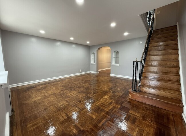Foto del edificio - 1449 Elbridge St