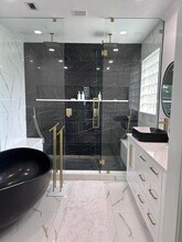 Building Photo - 3158 SW Martin St