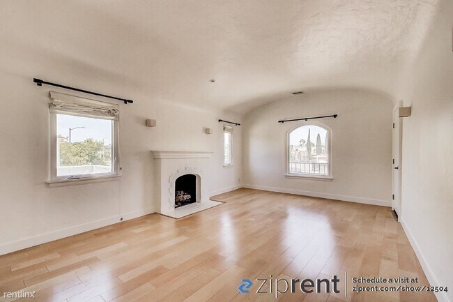 Building Photo - 3 br, 1 bath Duplex - 5158 San Vicente Blv...