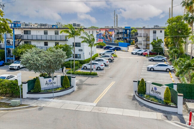 Entrada de Aciano Hialeah - Aciano Hialeah