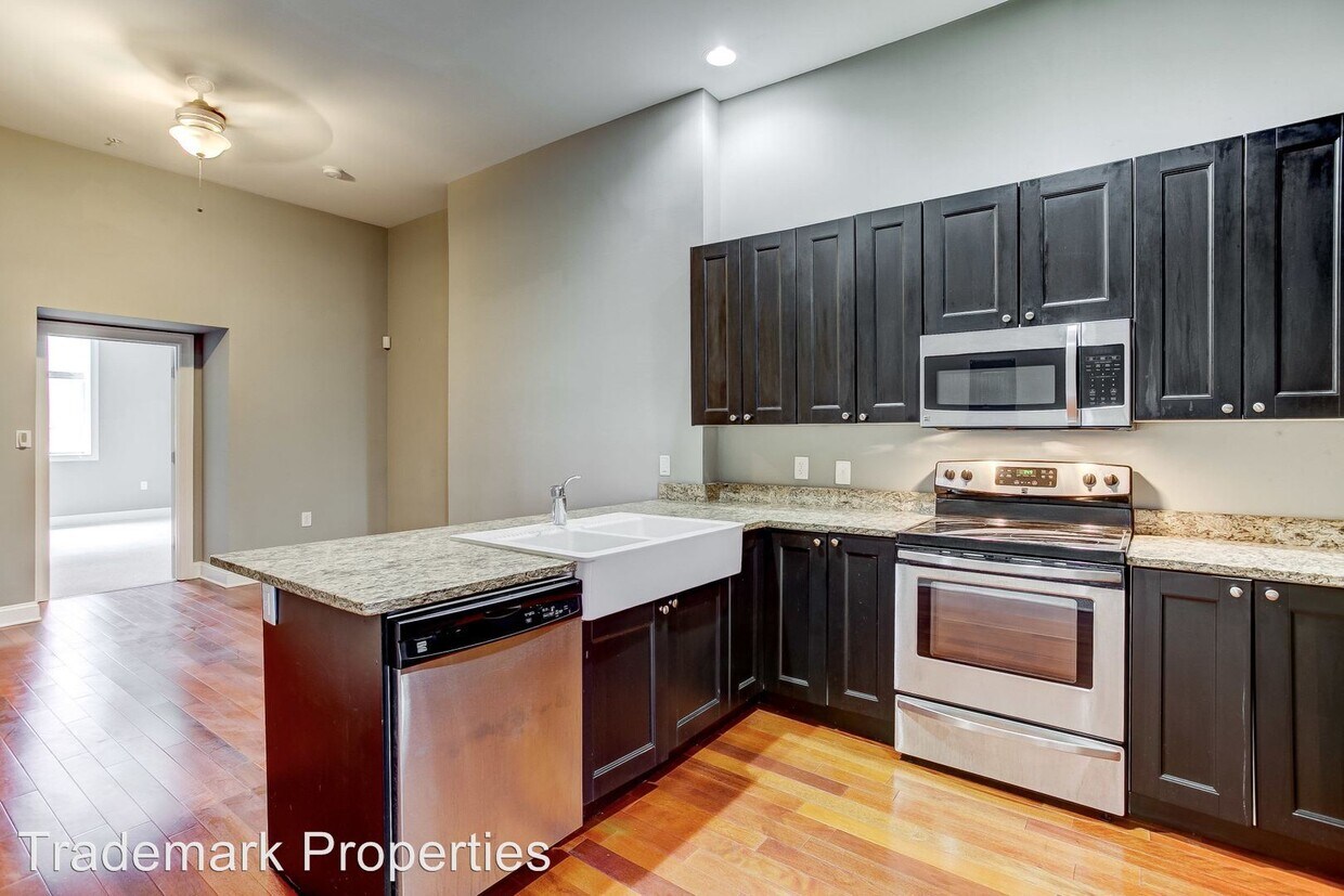 Foto principal - 803 Cathedral St