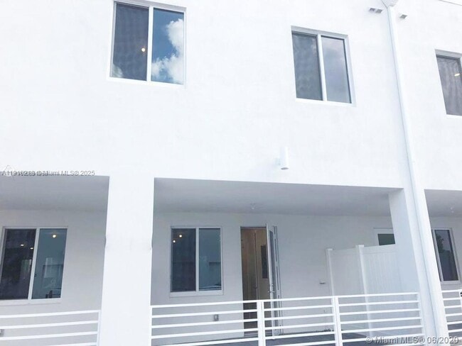 Building Photo - 10229 NW 64th Terrace