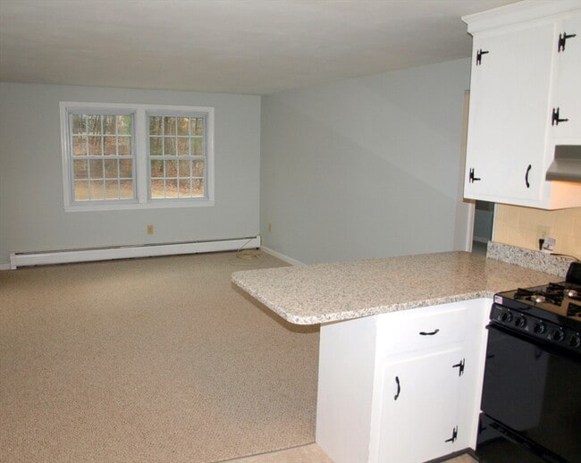 Building Photo - 180 Tyngsboro Rd