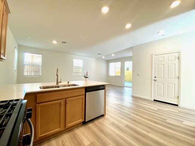 Building Photo - Brand New Solar 3 Bedroom Home In Rocklin!...