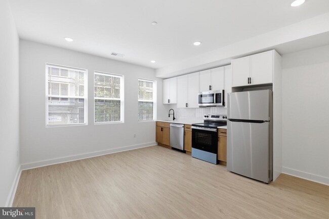 Building Photo - 4021 Brown St