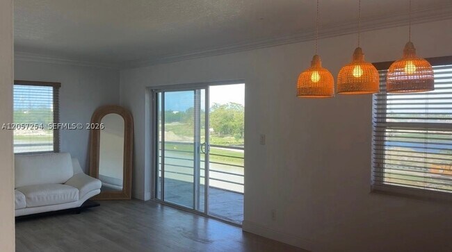 Building Photo - 3048 Sunrise Lakes Blvd