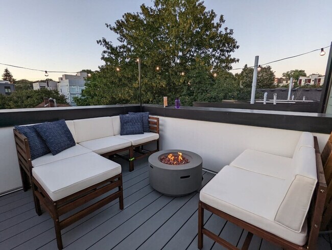 Foto del edificio - 422 10th Ave E