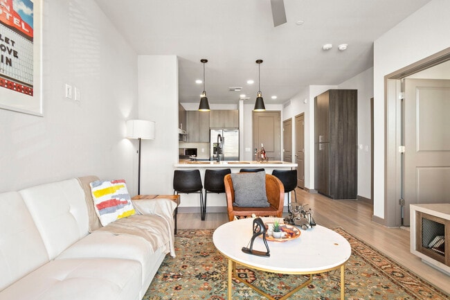 Building Photo - 400 N 2nd Ave