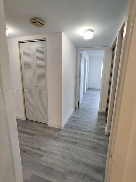 Foto del edificio - 17000 NW 67th Ave