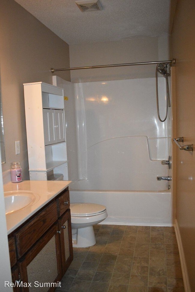 Building Photo - 3 br, 2 bath House - 2720 Amidala Lane