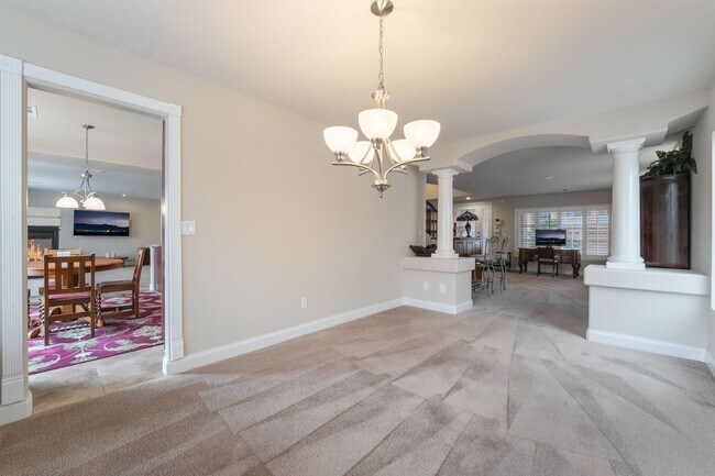 Building Photo - Spacious Coronado Ranch Luxury Home!