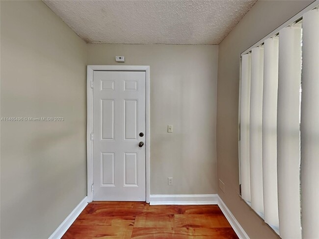 Building Photo - 8931 Lake Park Cir N