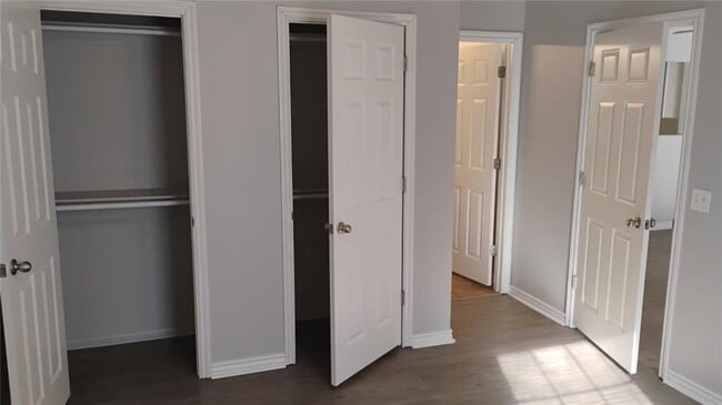 Building Photo - 281 Graystone Cir