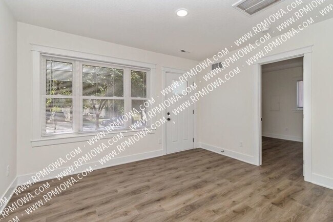 Building Photo - AFFORDABLE HOME!! 1 Bed, 1 Bath Home in De...