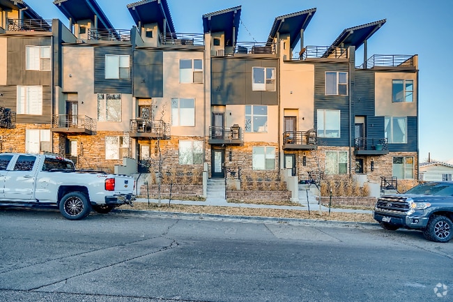 Building Photo - 1725 Eaton St