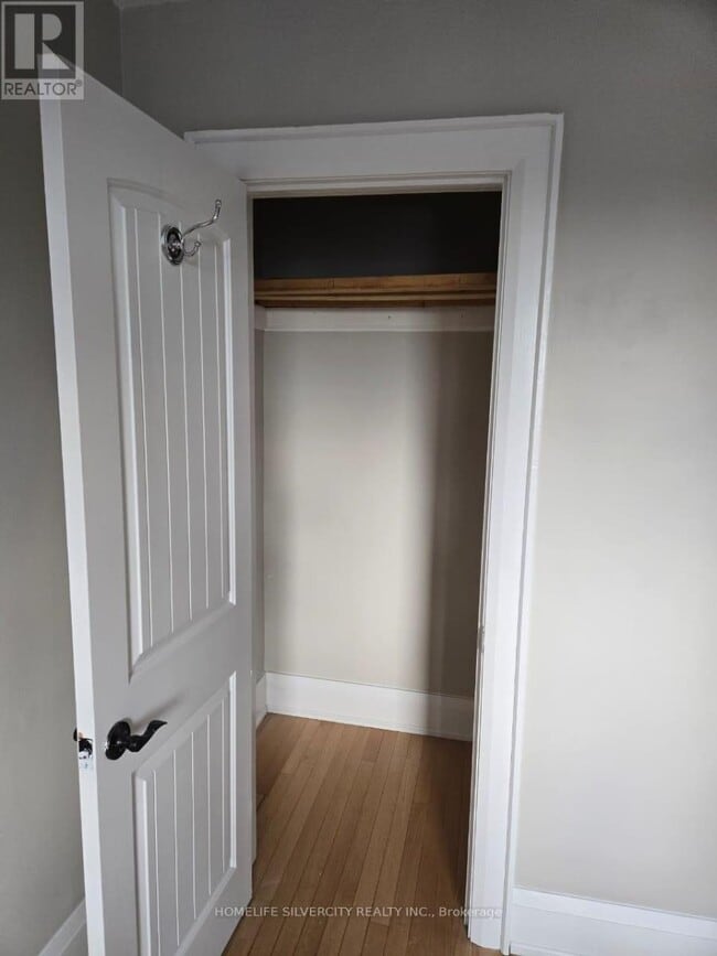 Building Photo - 59 Bartonville Ave W