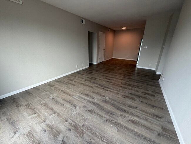 Foto del edificio - 3408 Balboa Ln