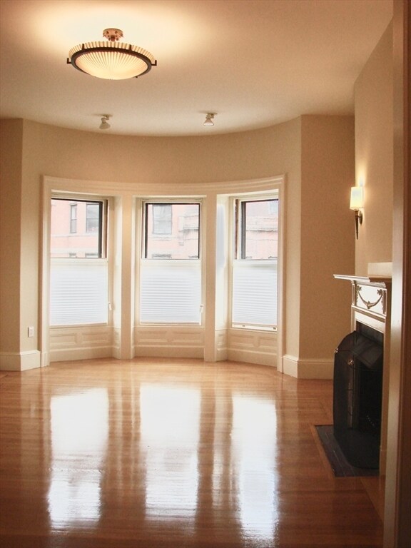 Foto del edificio - 402 Marlborough St