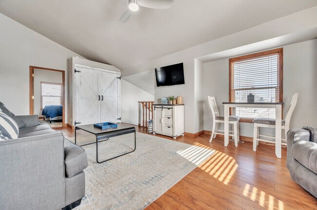Foto del edificio - 2803 Sportsmans Dr