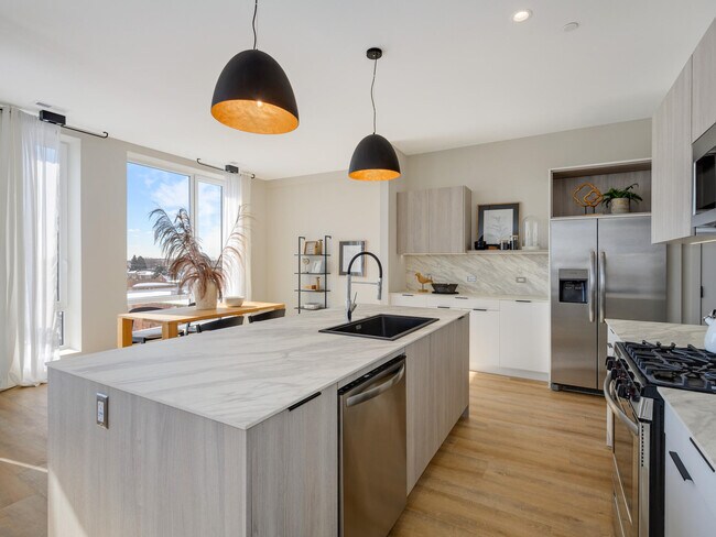 Foto del edificio - 6336 W Belmont Ave