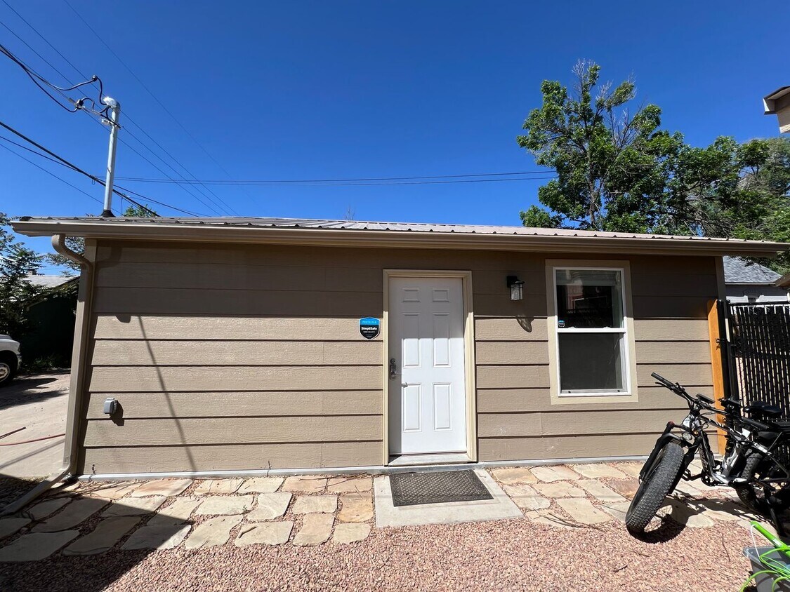 Primary Photo - Newly Remodeled 1 Bedroom