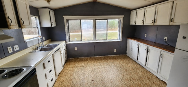 Building Photo - 27511 US-31