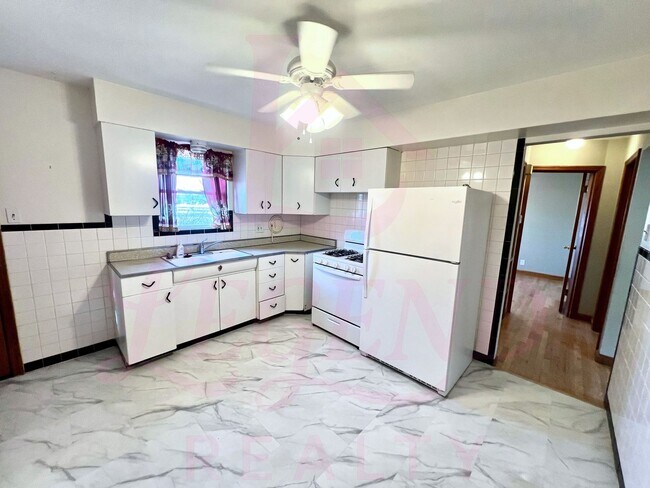 Foto del edificio - COMING SOON!  Adorable 2 Bedroom Home In Valley Park!  No Showings Until After 6/1!