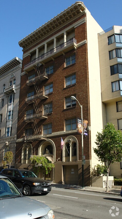 Building Photo - Samantha Apartments