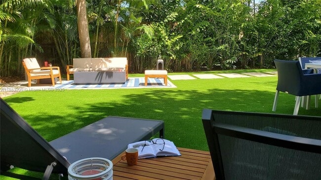 Photo - 77 NE 43rd St House