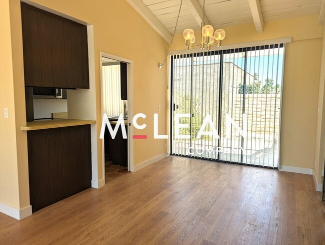 Building Photo - Beautiful 2BD/2BA Sunrise Oasis Condo with Resort Amenities