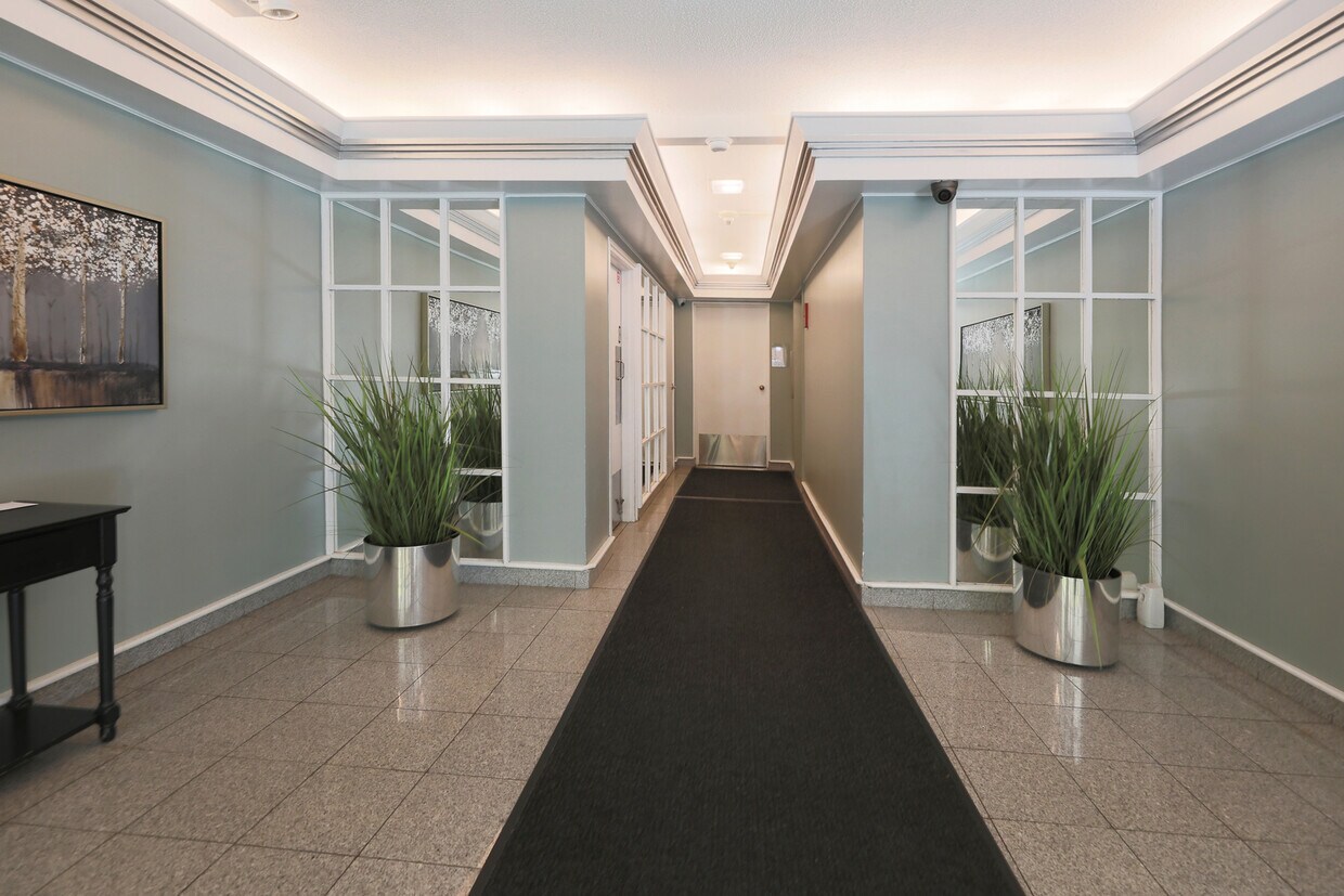 entrance - 426 W Barry Ave