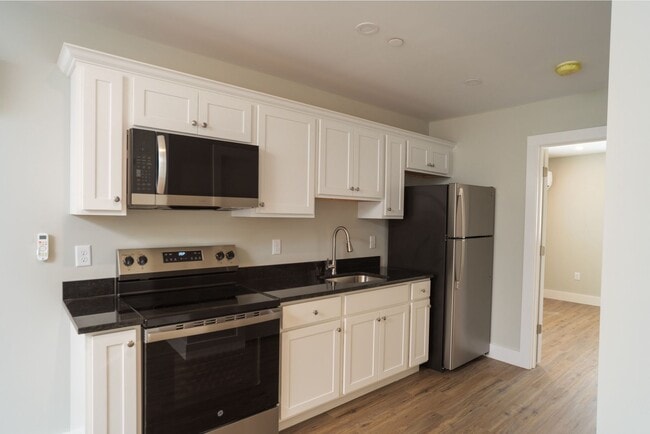 Building Photo - Woodside Village