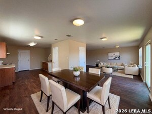 Foto del edificio - 8223 Maple Meadow Dr