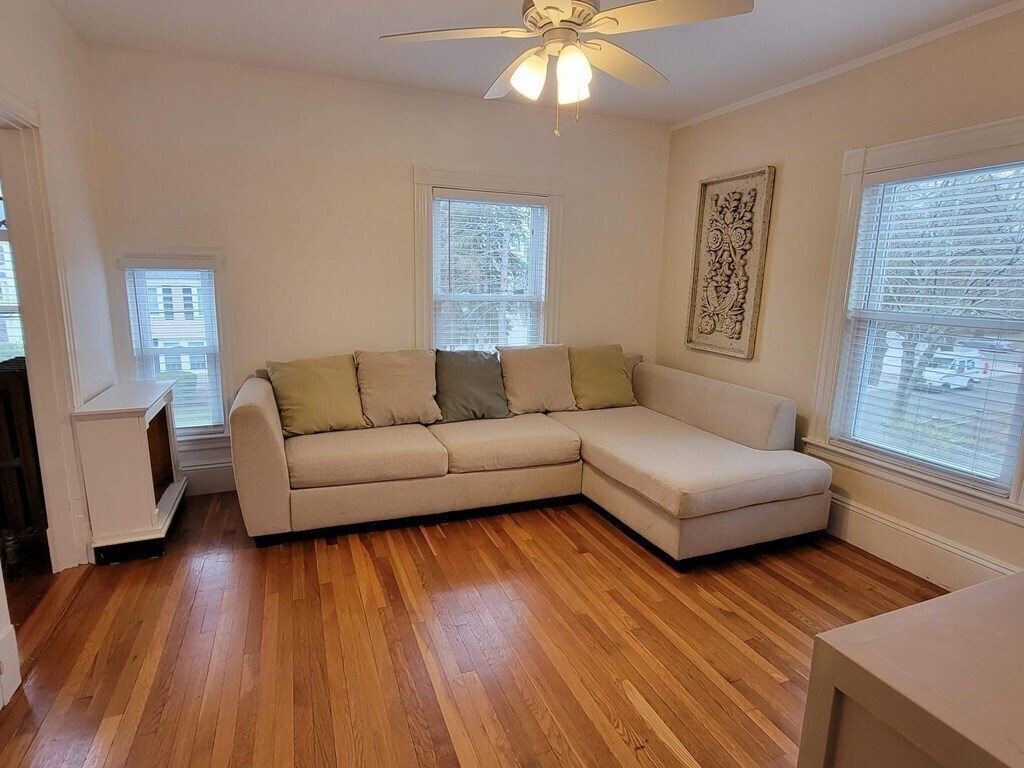 8 Isabella St Unit 2, Stoneham, MA 02180 Room for Rent in Stoneham