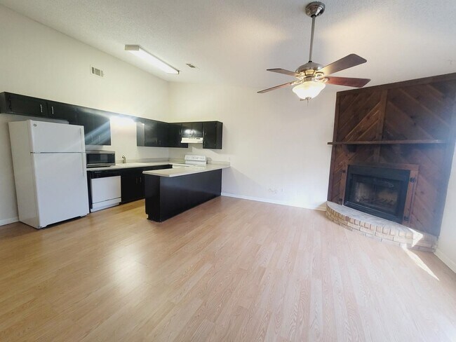 Building Photo - 3986 Breezee Ct