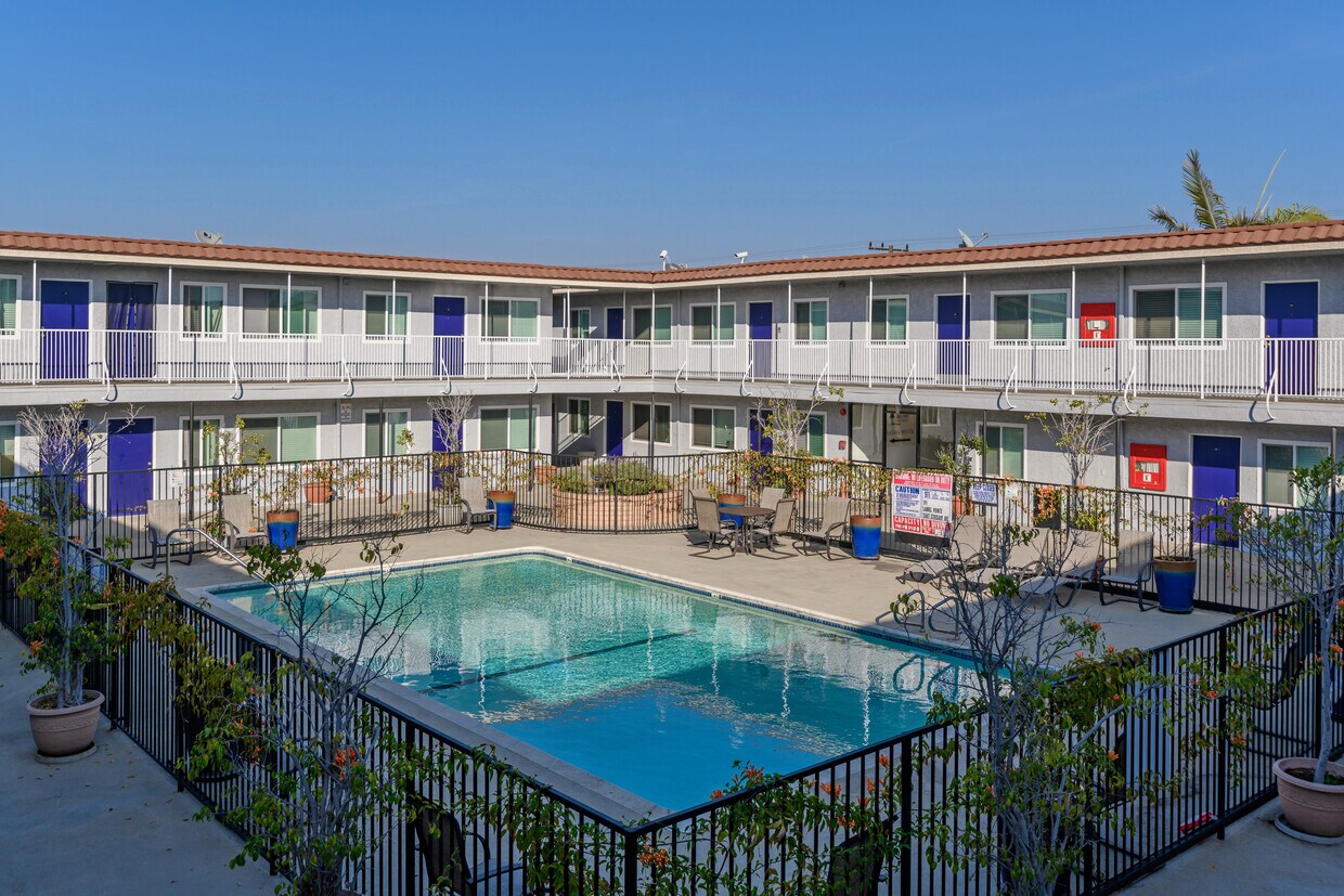 Laurel Pointe Apartments Apartments in Hawthorne, CA