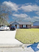 Building Photo - 1526 Woodcrest Cir