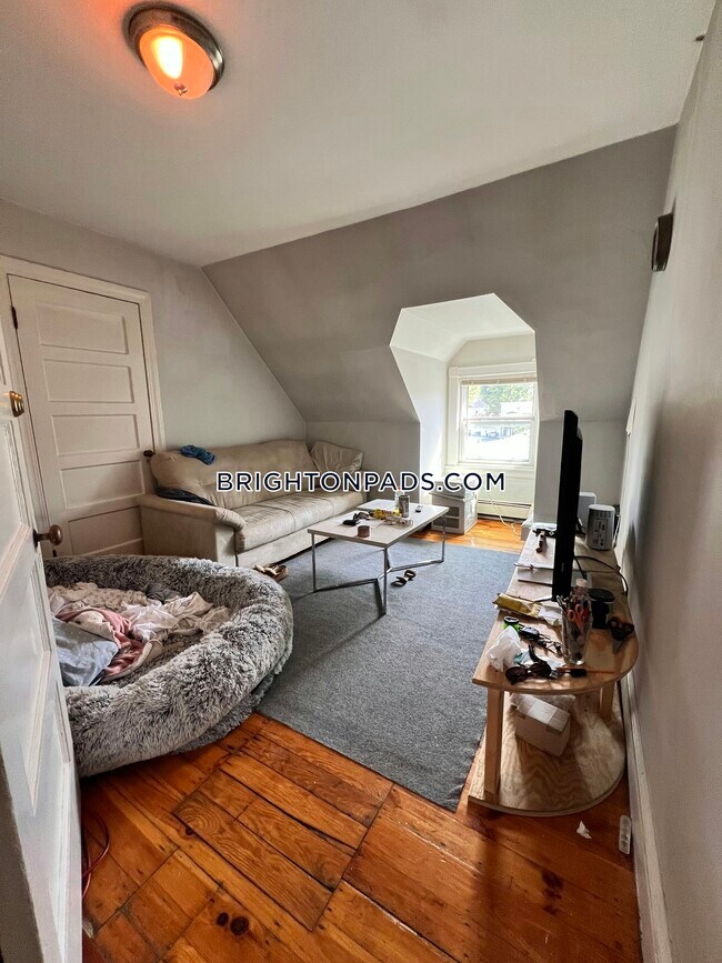 Building Photo - 227 Faneuil St