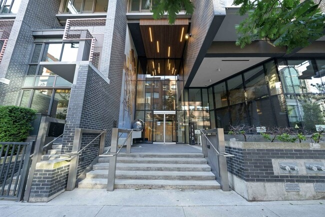 Building Photo - 1133 Hornby St