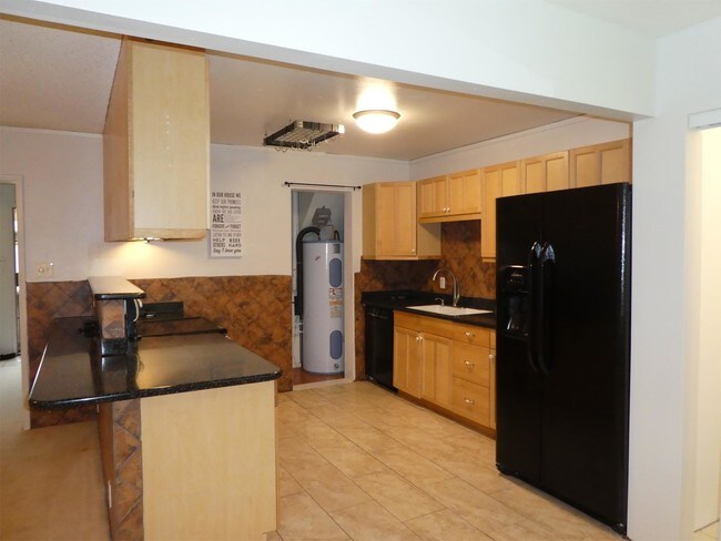 Building Photo - 98-525 Kamahao Pl