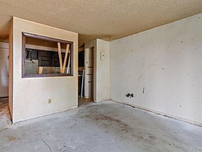 Building Photo - 1300 S Parker Rd