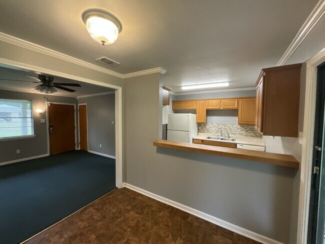 Foto del edificio - 9418 Randall Ave
