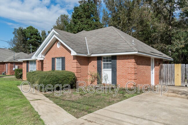 Foto del edificio - 6265 Sycamore Dr