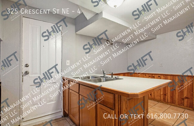Foto del edificio - 325 Crescent St NE